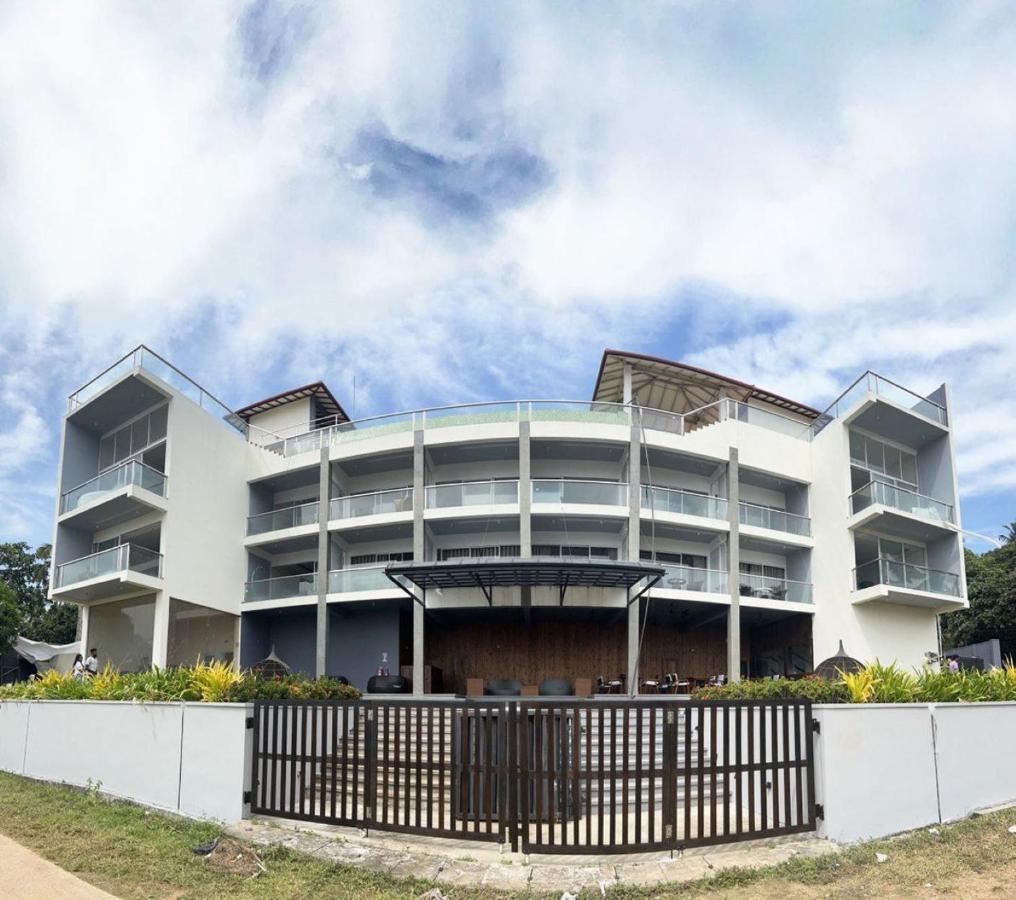 Mazarine Surf Suites Hiriketiya Dickwella Exterior foto