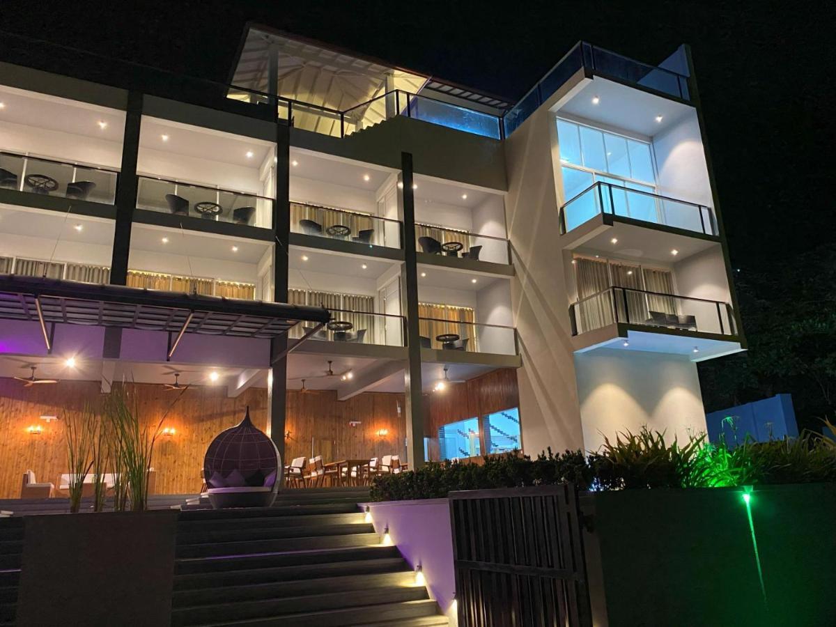 Mazarine Surf Suites Hiriketiya Dickwella Exterior foto